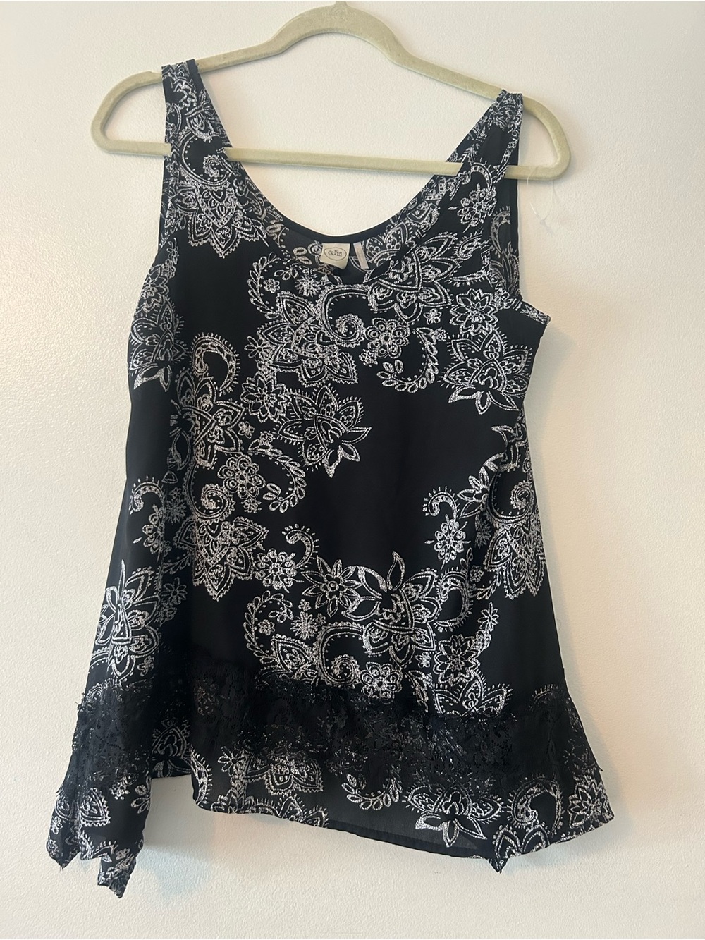 Paper Crane Black White Floral Lace-Trim Camisole